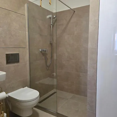 Center Luxury Apartment *